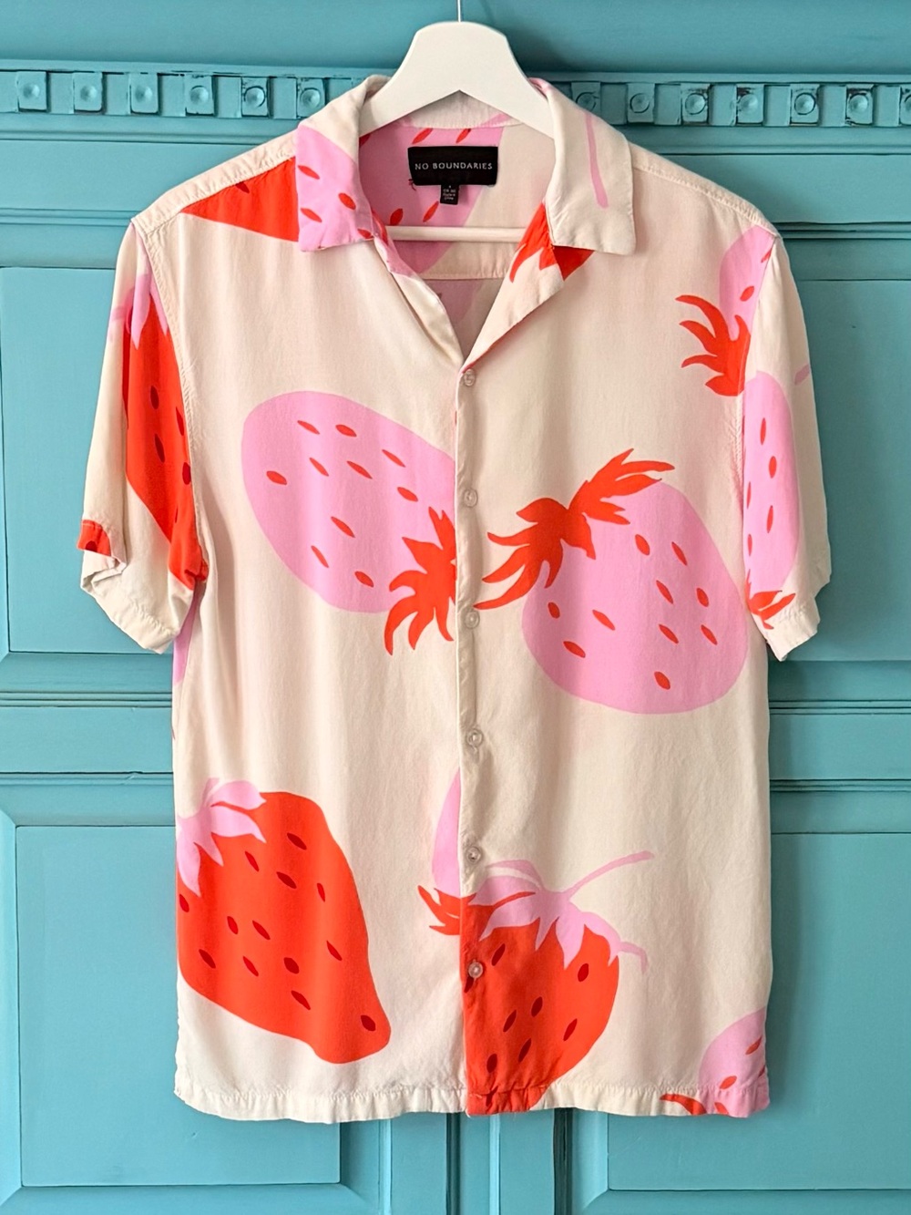 Men's Short Sleeve Button-Down Shirt With A Strawberry Print